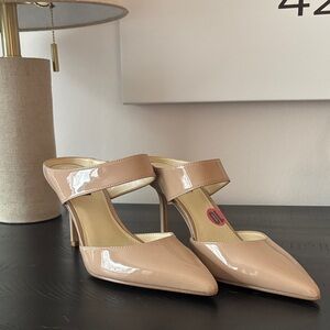 NEW Elegant Nude Patent Leather Heels Size 10
